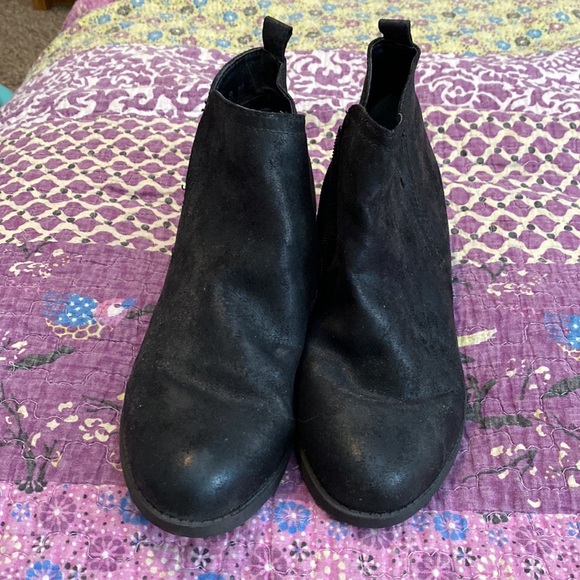 COPY - Carlos black leather look booties NWOT’s - Picture 4 of 7